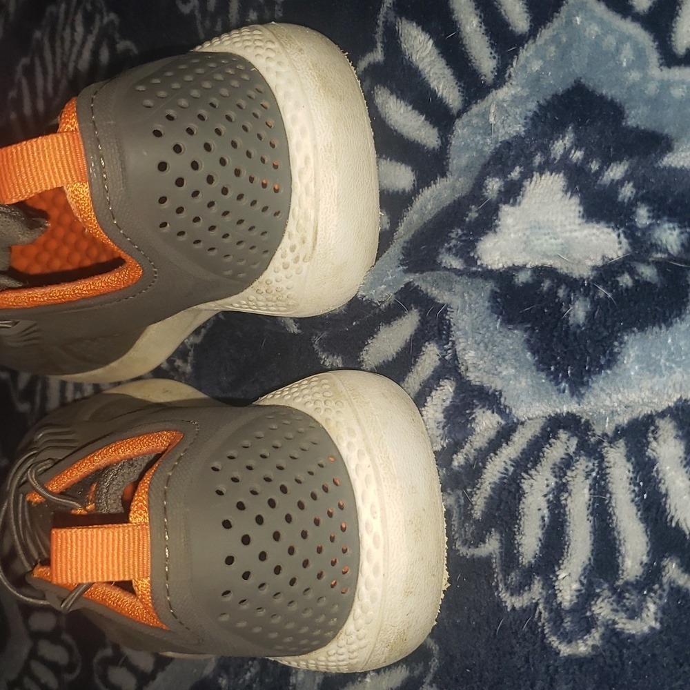 CROCS Light-Weight - Picture 3 of 6